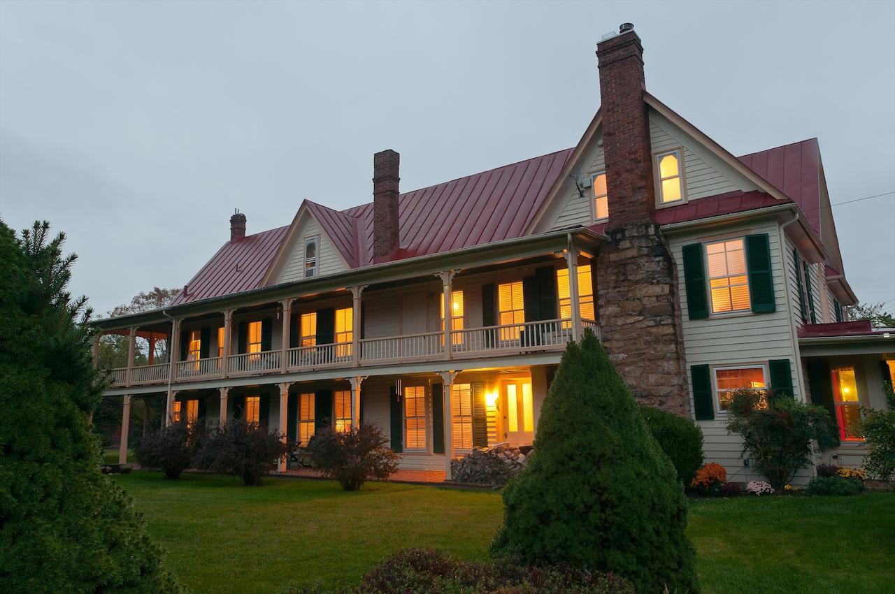 Hummingbird Inn Goshen Exterior photo